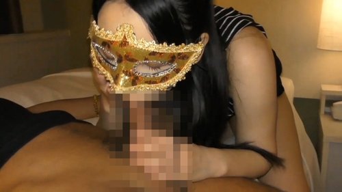人妻が巨根を丸呑み！中出し連発の素人限定ノーカット版