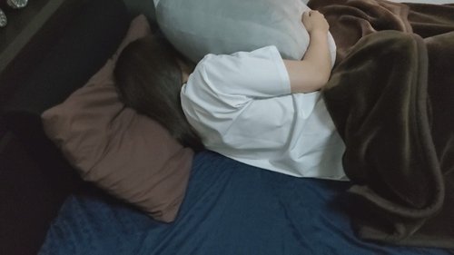F罩杯宅女熟睡中被干，高潮射精体内无码FC2-PPV-1938556