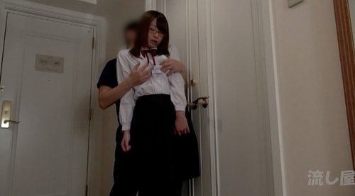 FC2 Saki Hatsumi Tanpa Sensor Creampie Mentah Lolita Berpakaian Seragam Menelan Mani