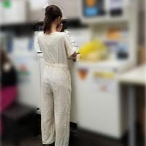 人妻欠债被抓去自助洗衣店中出，无码哈梅哈