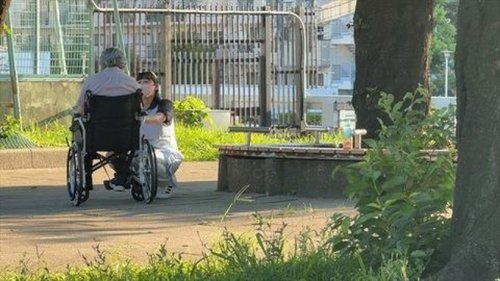 Hカップ巨乳ベビーシッターがオイルまみれで激しく中出し