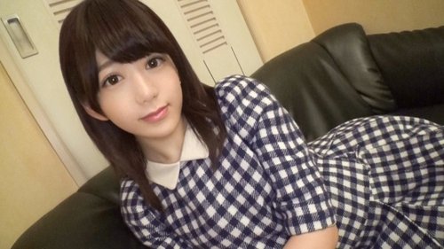 素人AV初撮り：ネット応募のあどけない美少女、初体験の自慰と膣丸出し