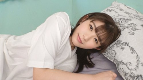 19歲女友初次AV潮吹，床單濕透噴射